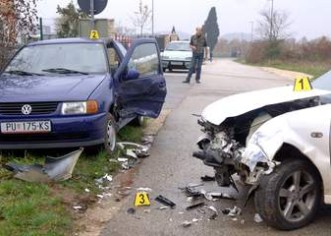 Lakše ozlijeđena u sudaru