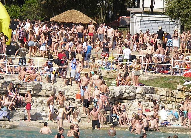 Turističko naselje Lanterna u Poreču ugošćuje ovaj vikend 2000 studenata iz Austrije