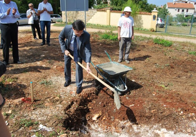 Položen kamen temeljac za POS-ove stanove u Funtani
