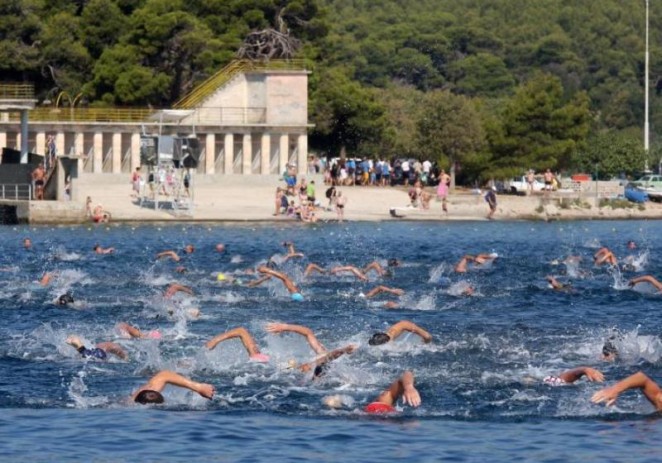 Plivački maraton Stoja – Valsaline Lackoviću i Trišić