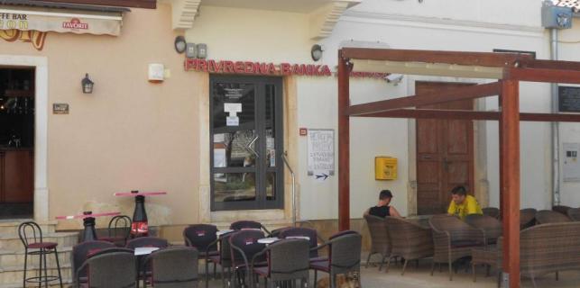 Jedina banka u Kašteliru zatvara se 30. rujna