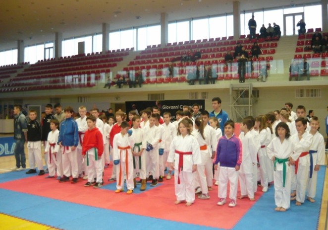Karatisti Finide osvojili 18 medalja na Županijskom prvenstvu  u borbama