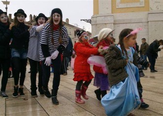 Kiši i svekolikoj krizi uprkos DND-ovci održali 17. (sedamnaesti) Veliki mali karneval – dio prvi !