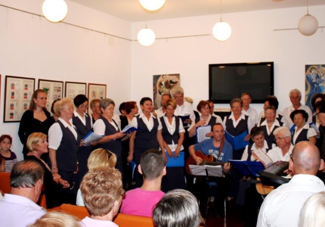 Zapjevajmo zajedno – Viva la musica u klubu umirovljenika Galija
