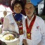 Dragica Lukin i Anton Čehić sa zlatnom kroštulom