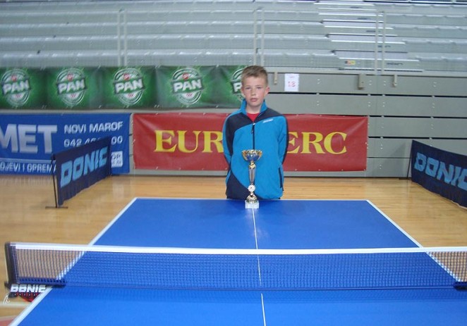 Stolni tenis: Antolović Johannes Karlo 3. na 44. Memorijalnom  turniru  “Mirko Abramović”