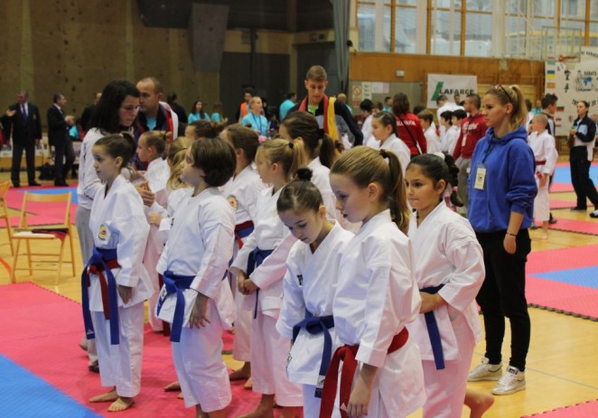 Sjajna prezentacija mladih članica Karate kluba ‘’Finida’’ iz Poreča na međunarodnom karate turniru u Sloveniji
