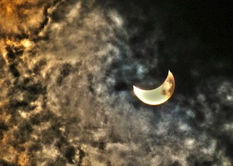 Današnja djelomična pomrčina Sunca kroz foto-oko Damira Prodana