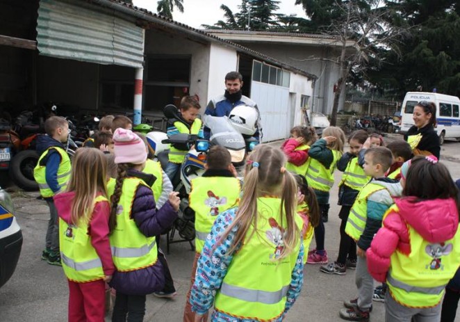 Djeca posjetila porečku policiju