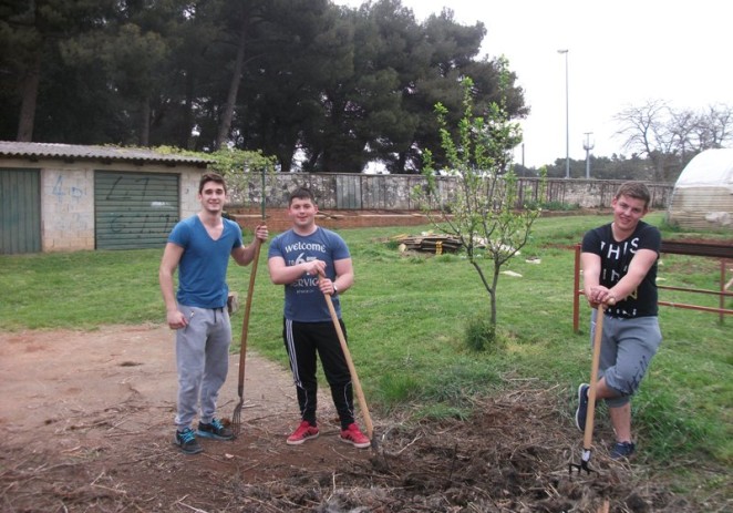 Zelena čistka – ‘World clean up day’ u srednjoj školi Mate Balote