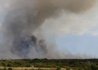 Danas nešto poslije 11 sati izbio je požar kod mjesta Diklići između Kaštelira i Labinaca