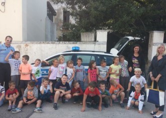 Autoklub Poreč je u suradnji sa Policijskom postajom Poreč i Gradskim društvom Crvenog križa Poreč organizirao tradicionalno edukativnu akciju “Sigurno u školu sa HAK-om”
