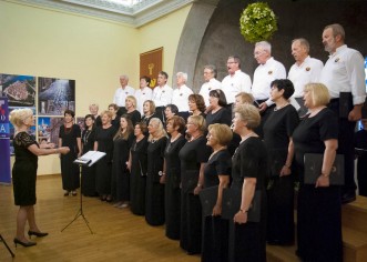 Mješoviti pjevački zbor „Joakim Rakovac“ poziva  na tradicionalni adventski koncert u crkvi Gospe od Anđela 19.12.2015.