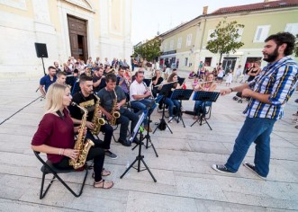 Pučko otvoreno učilište Poreč poziva vas na Božićno-novogodišnji koncert Puhačkog orkestra Grada Poreča