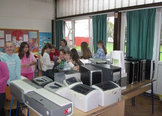 Usluga Poreč donirala 11 računala  i 8 printera Osnovnoj školi Poreč
