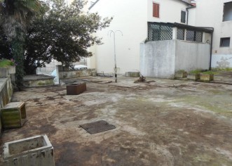 Idris Ferati očistio dvorište susjedima iz palače Bečić