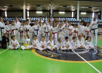 Karatisti Finide polagali za učenička karate zvanja