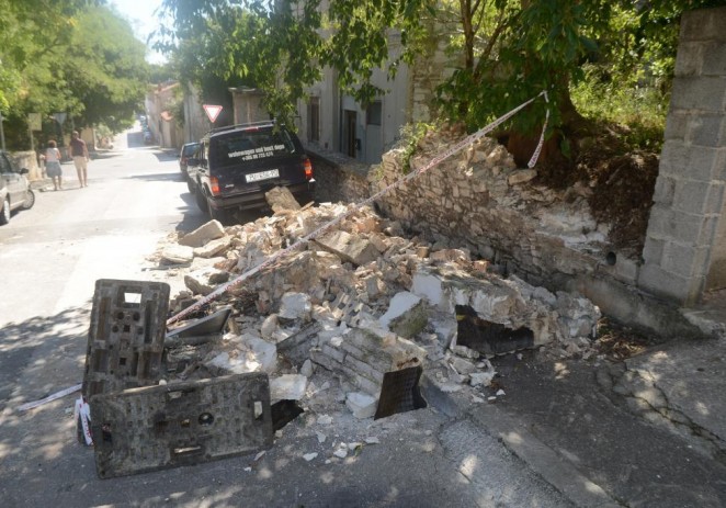 Nevrijeme u Istri: Srušena stabla i zidovi