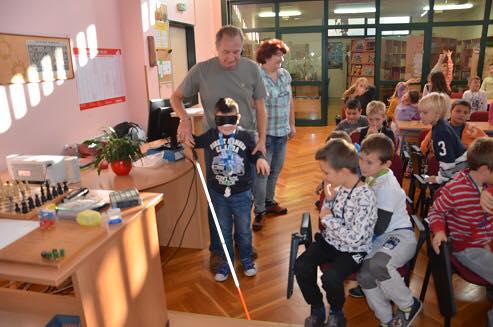 U Osnovnoj školi Vladimir Nazor u Vrsaru održana edukacija za učenike 1. razreda „Od malih nogu“