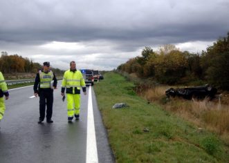 Vozač i dijete lakše ozlijeđeni u prevrtanju BMW-om