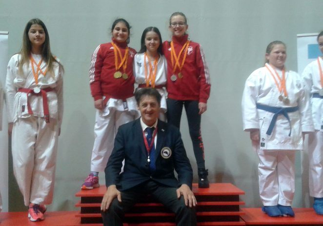 Karate: U dvorani Žatika održano Županijsko prvenstvo u borbama za mlađe uzraste