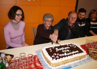 Najstarija Porečanka Štefanija Žužić proslavila 104. rođendan u Domu za starije i nemoćne