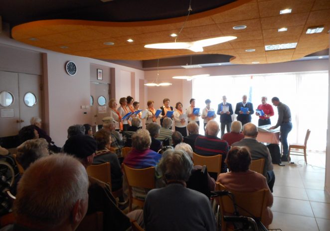 Zbor Udruge umirovljenika Klub Galija gostovao je povodom Međunarodnog dana žena u Domu za starije i nemoćne osobe u Poreču.