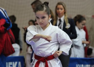 Karate: Sonja Rajko odlična u Ivankovu na Prvenstvu Hrvatske u borbama za mlađe