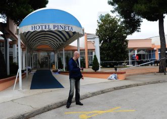 U pucnjavi u hotelu Pineta dvoje ranjenih – policija objavila fotografiju osumnjičenog