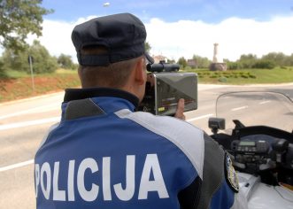 Policija nabavlja opremu za nadziranje brzine vožnje