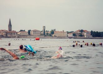 18. Porečki Delfin: Ivica Kostelić uz Strahiju, Miloševića, Majcena, Jukića, Bučara i Šitić na najvećem plivačkom sportsko-rekreativnom događaju