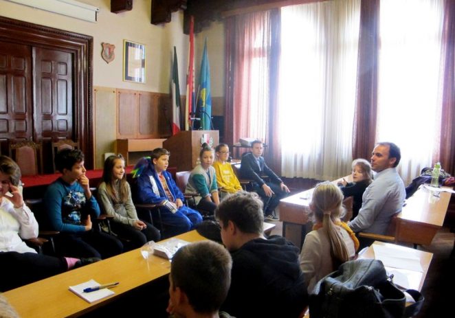 Djeca iz projekta “7 zlatnih pravila participacije” razgovarala sa gradonačelnikom Peršurićem