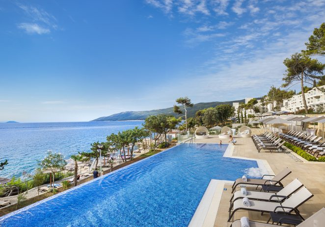 Valamar Riviera i AZ obvezni mirovinski fondovi kupuju Hotele Makarska d.d.