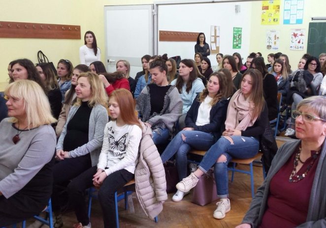 Pedeset diploma iz njemačkog jezika porečkim srednjoškolcima