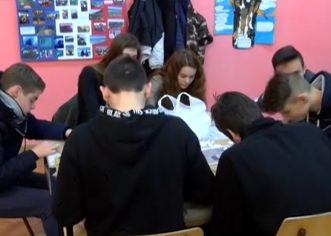 Srednja škola Mate Balote u Poreču obilježila svoj dan: za učenike osmišljen niz predavanja, igraonica i radionica