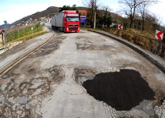 Hrvatsko-slovenske igre oko graničnog mosta na Dragonji