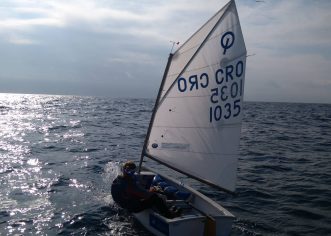 Jedrenje: KUP VITRENJAKA 2018, Zadar, 1. Izborna regata – Nika Fornažar 2. djevojčica do 12. godina