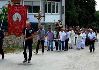 U nedjelju je u Labincima svečano proslavljen Sveti Ivan Krstitelj, zaštitinik mjesta