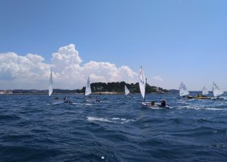 Jedriličarski klub Horizont Poreč i ove godine organizira školu jedrenja za djecu od 7 do 14 godina