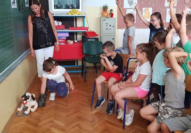 Udruga za zaštitu životinja SOS Šape Poreč održala prezentaciju za porečke osnovnoškolce