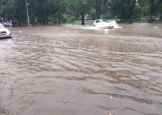 Potop u Istri: Grmljavinsko nevrijeme i jaka kiša, pulske prometnice pod vodom!