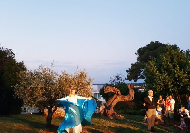 Istra Inspirit otvorio treće izdanje Poreč Open Air Festivala i odveo publiku na putovanje s likovima iz istarske mitologije