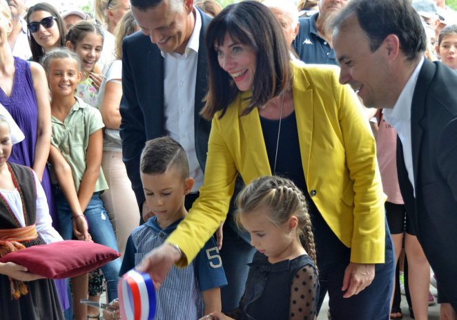 Dan koji je ušao u povijest Poreča, 31. kolovoza 2018. otvorena je nova Osnovna škola i sportska dvorana