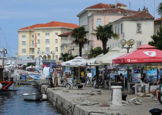 INSPEKCIJA I REDARI UVODE RED Izletnički brodari u Poreču šire se po rivi bez kontrole i prodaju izlete koje ne bi smjeli