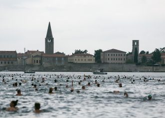 Gotovo 1000 plivača sudjelovalo na 19. Porečkom Delfinu – REZULTATI i brojke