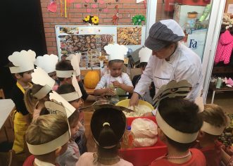 Plava Laguna obilježila Međunarodni dan kuhara sa djecom u dječjem vrtiću Radost u Poreču