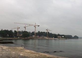 Luksuzan obiteljski odmor na tri koraka od plaže