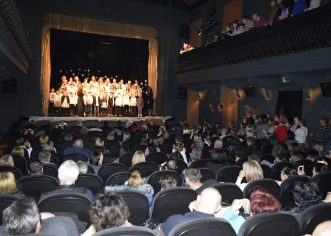 U prepunom kazalištu održan je tradicionalni Božićni koncert i plesni program učenika Umjetničke škole Poreč