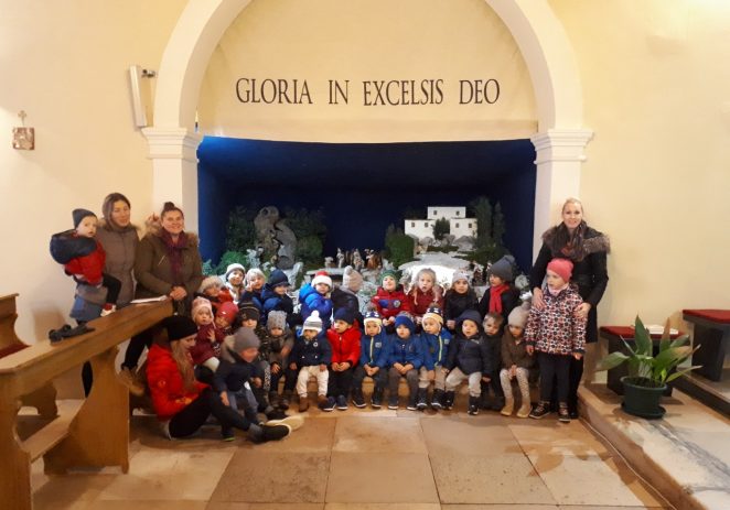 Djeca dječjeg vrtića Radost u Baderni obišla jaslice u crkvi Rođenja Djevice Marije u Baderni