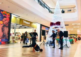 U najvećem trgovačkom centru u Istri Max Cityju, očekuje vas bogat  blagdanski program i Adventski sajam – Prigodno radno vrijeme za blagdane i praznike
